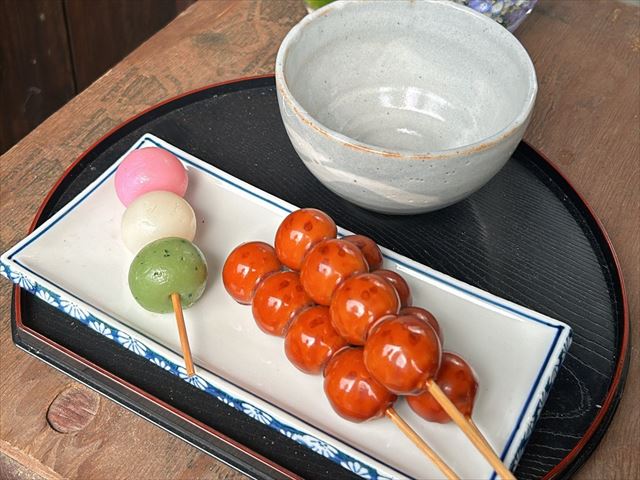 Popurlar japanese dango set served on a plate at Iyashi no sato.
